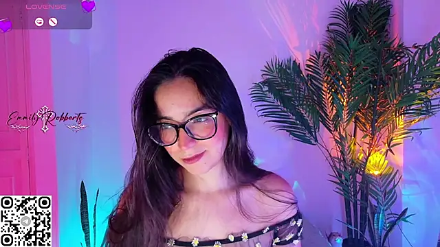 Snapshot of Emmi_Roberts chatting on August 1, 8:30 pm Emmi Roberts online show from August 1, 8:30 pm
