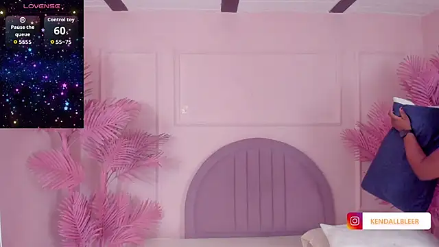 Kendallbleer online show from November 2, 2:30 pm