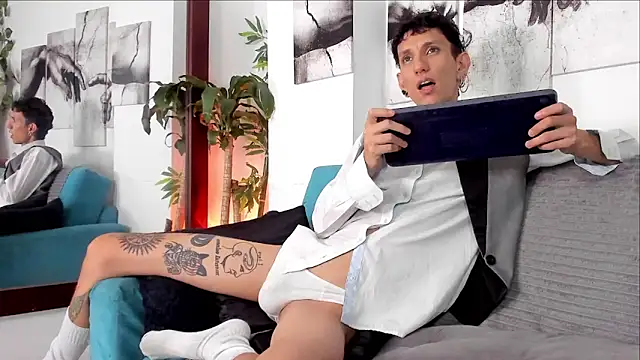 Giotrashy online show from May 8, 7:52 pm