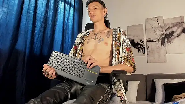 Giotrashy online show from July 21, 8:11 pm