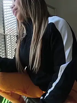 Snapshot of Alyssa_76 chatting on May 15, 1:51 pm Alyssa 76 online show from May 15, 1:51 pm