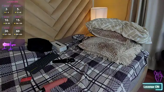 alice kingsley  online show from November 20, 9:25 pm