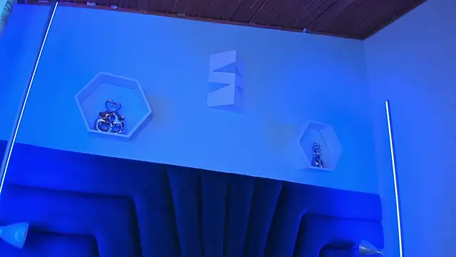 alice kingsley  online show from January 13, 2:44 pm