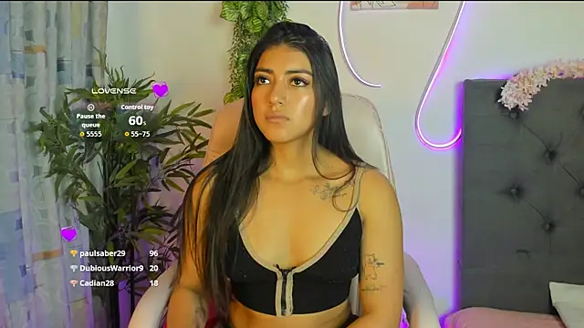 Snapshot of Quiinn_bx chatting on July 13, 9:39 pm Quiinn bx online show from July 13, 9:39 pm