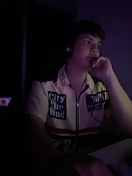 Snapshot of adam_angelssss chatting on June 12, 9:30 am adam angelssss online show from June 12, 9:30 am