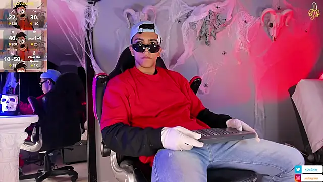 Snapshot of Colstorw_ chatting on October 25, 10:34 am Colstorw online show from October 25, 10:34 am