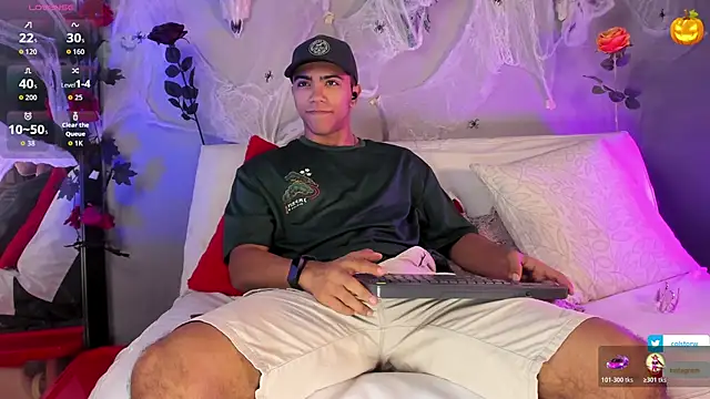 Snapshot of Colstorw_ chatting on October 29, 10:39 am Colstorw online show from October 29, 10:39 am