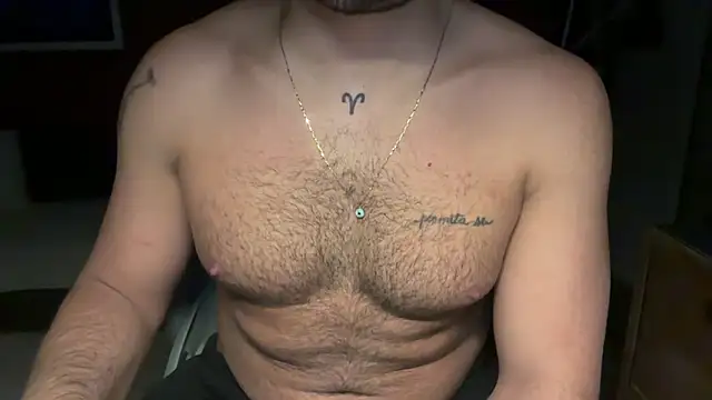 Snapshot of TopRaw3 chatting on December 15, 8:18 am TopRaw3 online show from December 15, 8:18 am