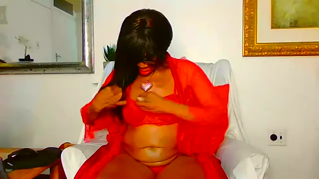 Snapshot of ModelZoee chatting on June 10, 6:56 am ModelZoee online show from June 10, 6:56 am