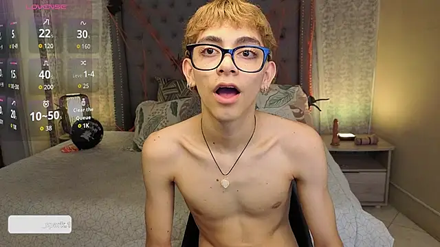 Snapshot of Matty_Sparkk chatting on October 28, 1:58 pm Matty Sparkk online show from October 28, 1:58 pm