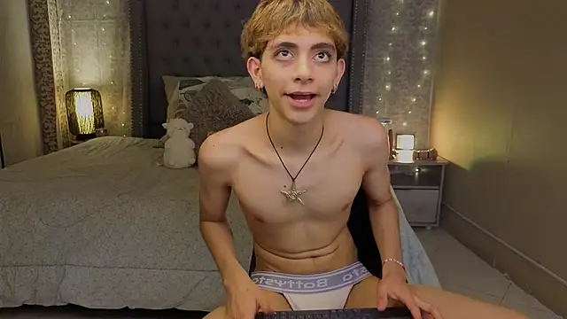 Snapshot of Matty_Sparkk chatting on November 30, 2:54 pm Matty Sparkk online show from November 30, 2:54 pm