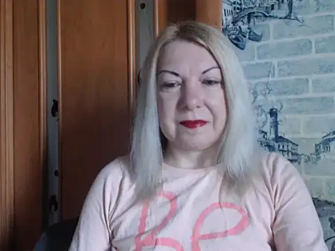Lillia Ray online show from April 27, 7:50 am
