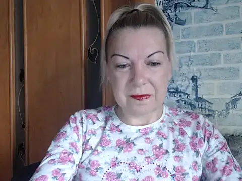 Snapshot of Lillia_Ray chatting on May 14, 7:15 am Lillia Ray online show from May 14, 7:15 am
