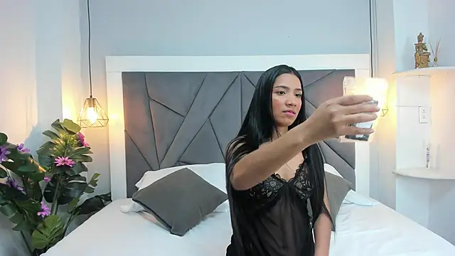 KarolHilton online show from March 23, 3:10 am