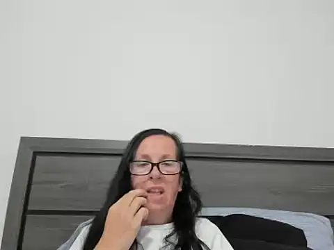 peachgoddess online show from October 3, 12:35 pm