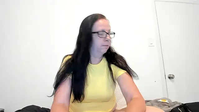 Snapshot of peachgoddess chatting on May 18, 12:22 pm peachgoddess online show from May 18, 12:22 pm