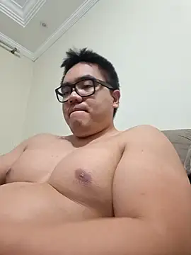 awesometeacher33 online show from June 14, 2:35 am