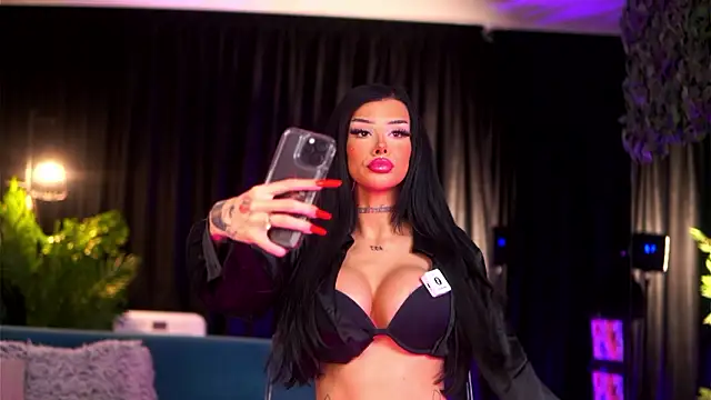 ChicaOra online show from February 27, 10:32 pm