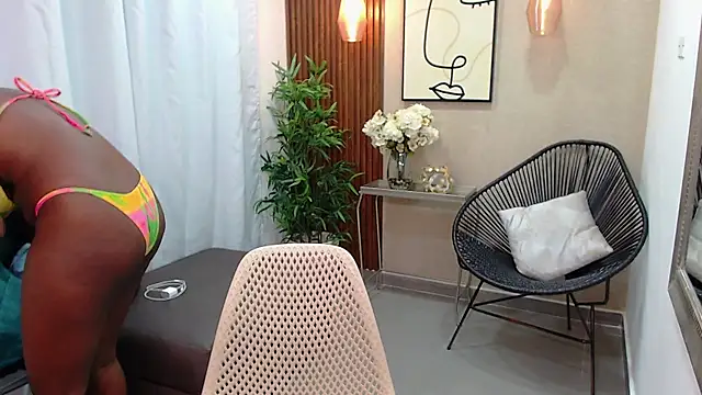 Snapshot of Coral_Lise chatting on March 21, 11:01 am Coral Lise online show from March 21, 11:01 am