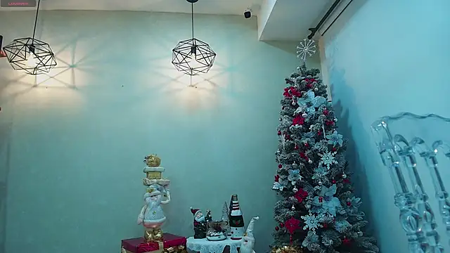 Coral Lise online show from December 16, 11:04 am