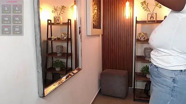 Coral Lise online show from December 19, 11:17 am