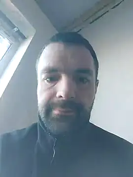 Snapshot of MaksDzubaV chatting on March 20, 6:19 am MaksDzubaV online show from March 20, 6:19 am