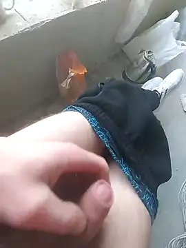 Snapshot of MaksDzubaV chatting on March 22, 12:57 pm MaksDzubaV online show from March 22, 12:57 pm