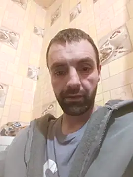 Snapshot of MaksDzubaV chatting on October 25, 7:08 pm MaksDzubaV online show from October 25, 7:08 pm