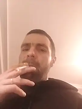 Snapshot of MaksDzubaV chatting on March 3, 6:58 pm MaksDzubaV online show from March 3, 6:58 pm