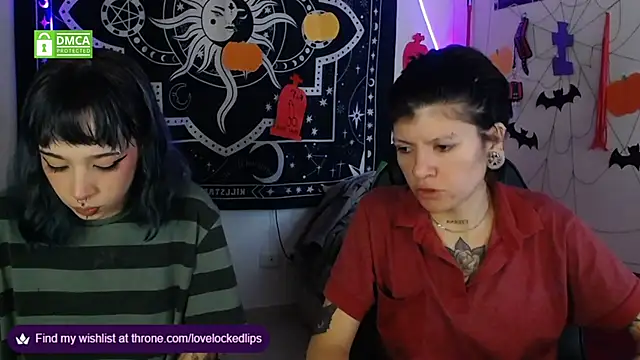 Snapshot of lovelockedlips chatting on November 2, 5:37 pm lovelockedlips online show from November 2, 5:37 pm