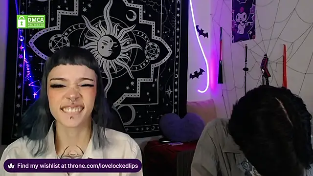 Snapshot of lovelockedlips chatting on November 21, 1:04 am lovelockedlips online show from November 21, 1:04 am