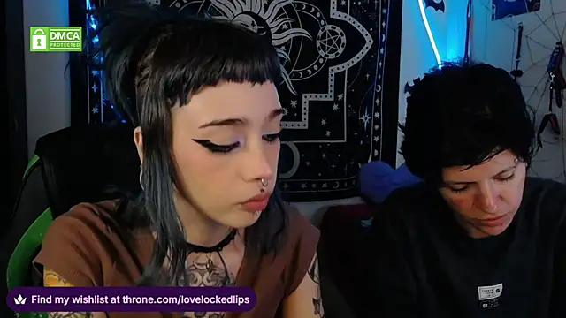 Snapshot of lovelockedlips chatting on November 24, 9:14 pm lovelockedlips online show from November 24, 9:14 pm