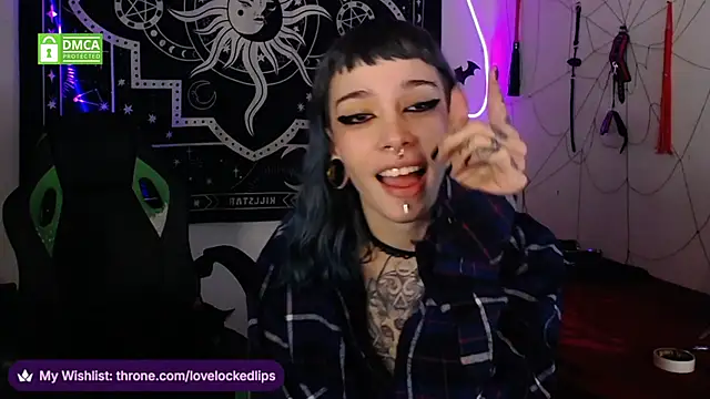 Snapshot of lovelockedlips chatting on November 28, 1:52 am lovelockedlips online show from November 28, 1:52 am