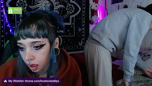 lovelockedlips online show from December 21, 2:30 am