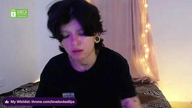 lovelockedlips online show from March 1, 10:34 pm