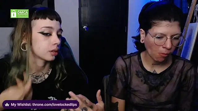 lovelockedlips online show from June 22, 7:22 pm