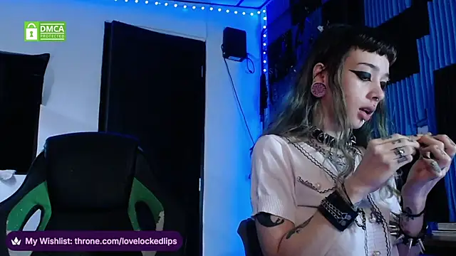 lovelockedlips online show from July 11, 3:04 pm