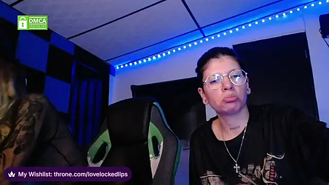 lovelockedlips online show from July 16, 1:11 am