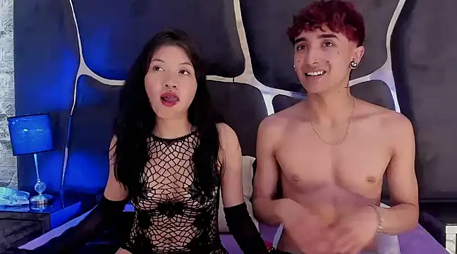 LauryAndNarem69 online show from March 18, 4:04 pm