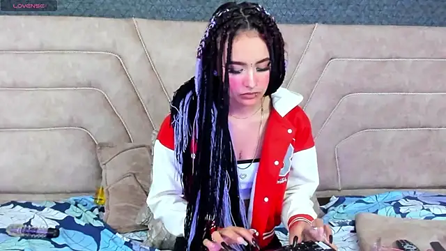 Snapshot of alice_foxred chatting on December 13, 8:25 pm alice foxred online show from December 13, 8:25 pm