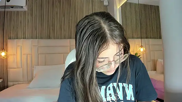 Snapshot of DulceVela_ chatting on September 11, 10:43 pm DulceVela online show from September 11, 10:43 pm