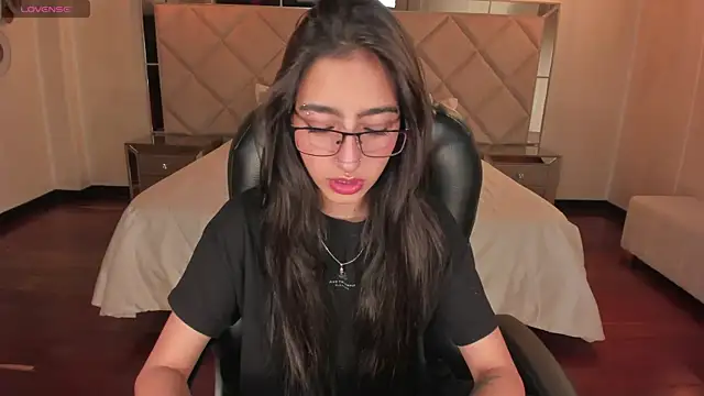 LarisaSmirnov online show from December 20, 4:41 am