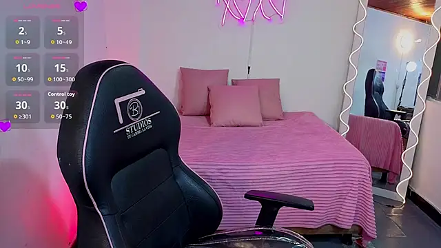 Malory tay1 online show from November 1, 6:43 pm