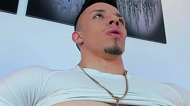 Snapshot of InkAngelo chatting on October 4, 4:21 am InkAngelo online show from October 4, 4:21 am