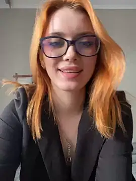 Snapshot of maar_tina chatting on March 14, 1:24 pm maar tina online show from March 14, 1:24 pm