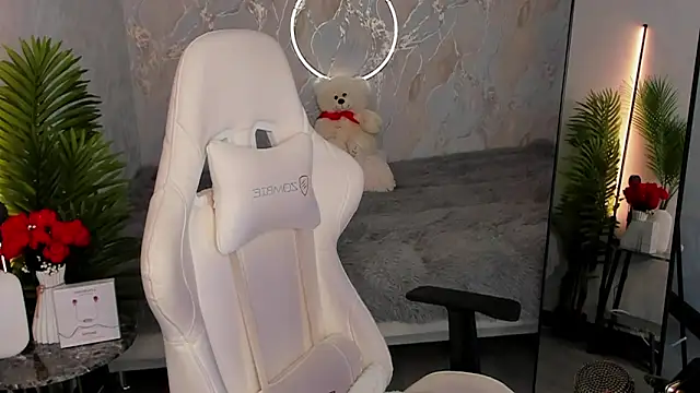 Snapshot of babyisperfect chatting on June 9, 1:28 am babyisperfect online show from June 9, 1:28 am