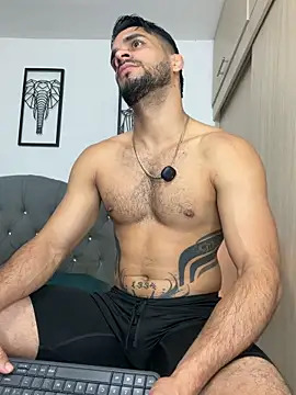 Snapshot of Maximiliano_ford chatting on May 14, 10:27 pm Maximiliano ford online show from May 14, 10:27 pm