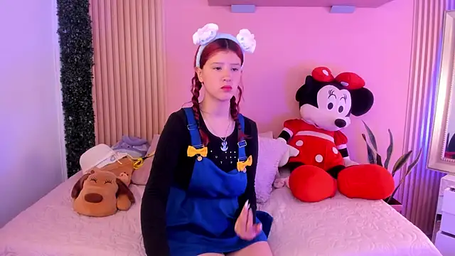 Snapshot of Sophie_joyy chatting on September 8, 2:38 pm Sophie joyy online show from September 8, 2:38 pm