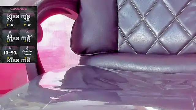 Snapshot of AliceStevens_ chatting on November 13, 3:00 pm AliceStevens online show from November 13, 3:00 pm