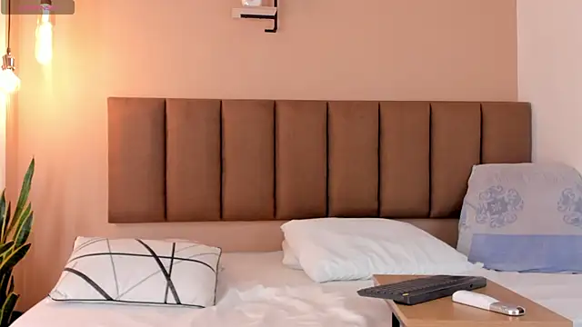 honeygray02 online show from December 19, 3:02 am